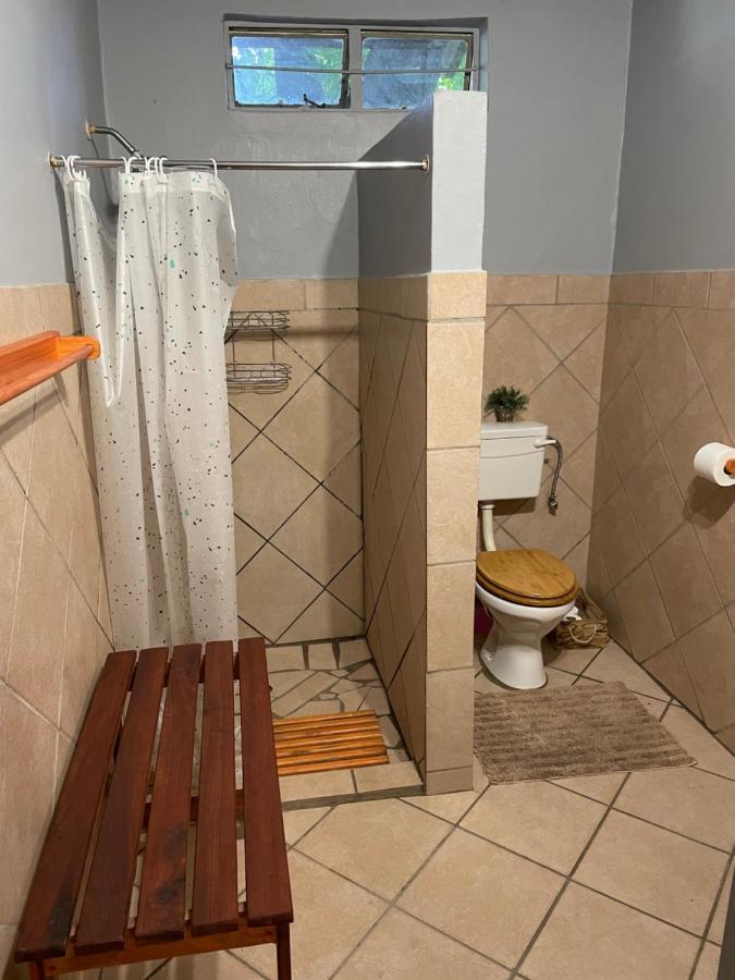 Kololo Guesthouse Катима-Мулило Экстерьер фото