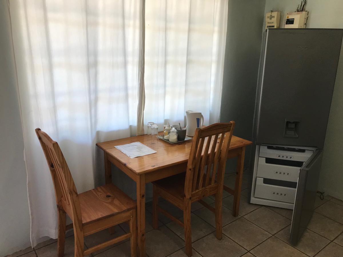 Kololo Guesthouse Катима-Мулило Экстерьер фото
