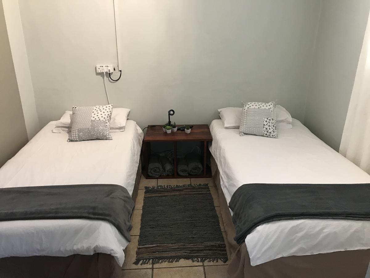 Kololo Guesthouse Катима-Мулило Экстерьер фото