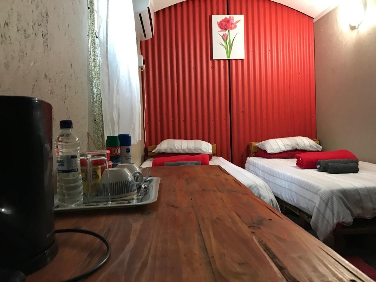 Kololo Guesthouse Катима-Мулило Экстерьер фото